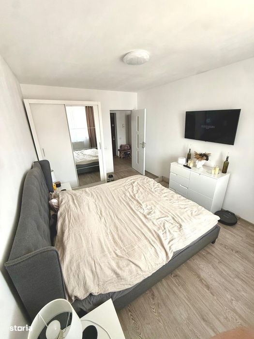 Apartament cu 3 camere, 59 mp, balcon, pe strada Porii (nr mici)