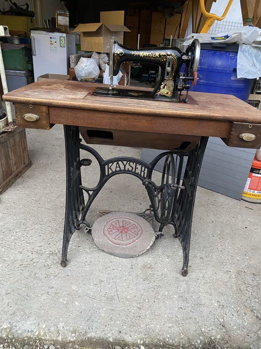 Masina de cusut Kayser