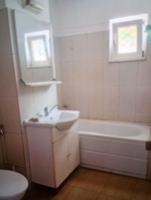 Închiriez apartament cu doua camere