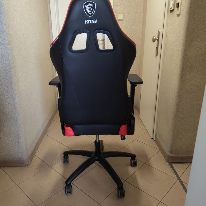 Геймърски стол на MSI