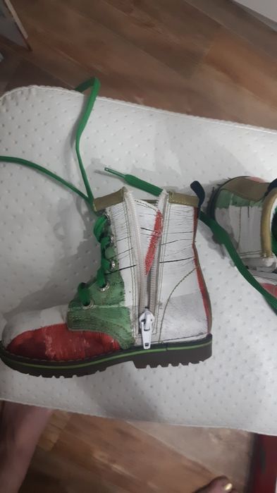 Продам ботинки для девочки демисезонные