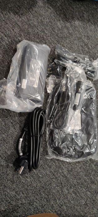 Vând docking dedicat hp