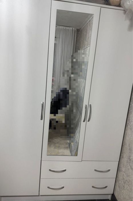 Комод и шкаф продается