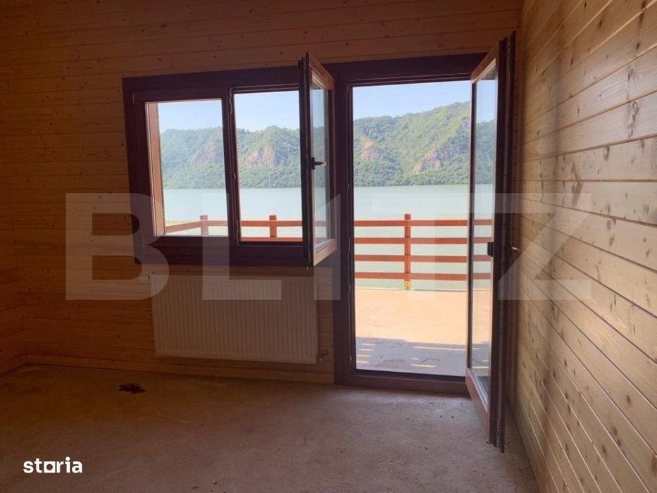 Oportunitate! Casa de vacanta, 5 camere, 160mp, la malul Dunarii