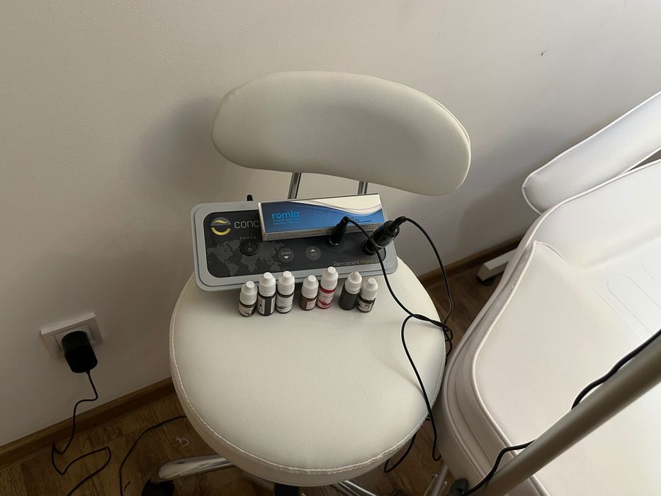 Vând set complet de mobilier profesional pentru salon