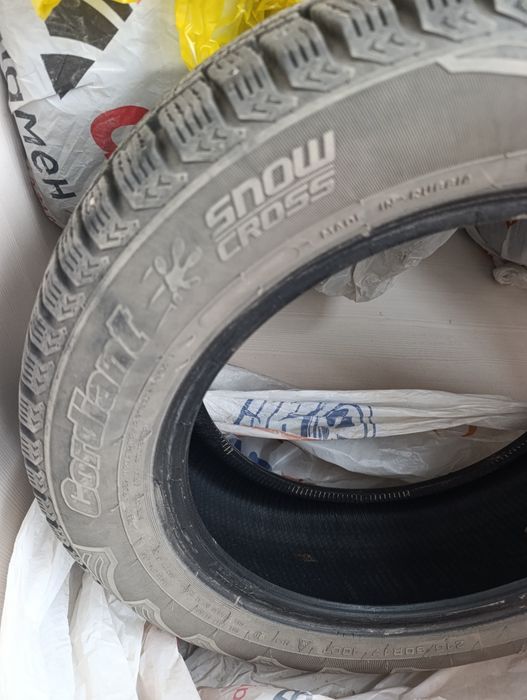 Продам шипованные шины