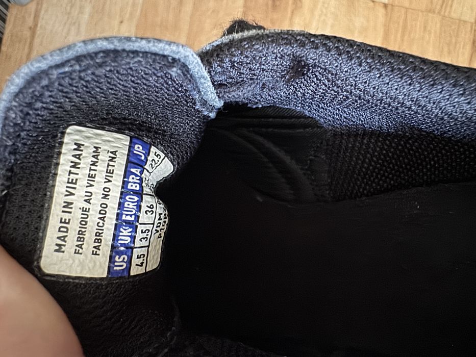 Детски футболни обувки в отчично състояние - Mizuno, Adidas, Nike