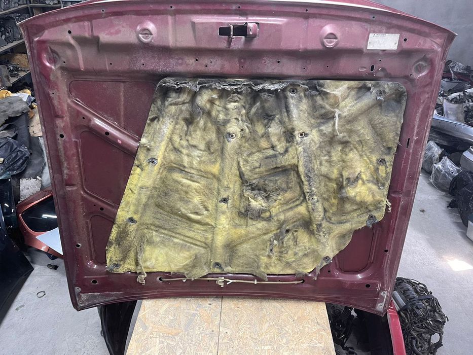 Капот Митсубиси Галант Старушка