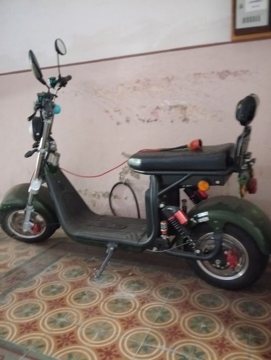 vând scuter electric Harley