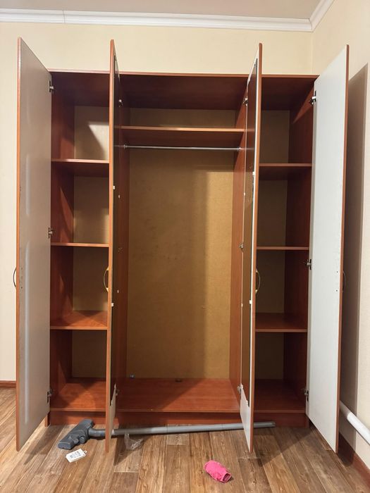 Шкаф для вещей и одежды