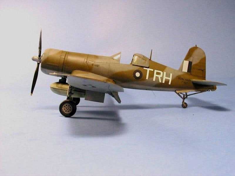 Сборная модель самолета F4U «Корсар»  (Novo 1/72)