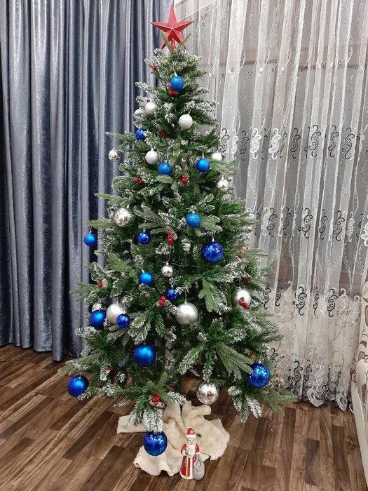 Ёлка с шишками ягодами оптовые цены