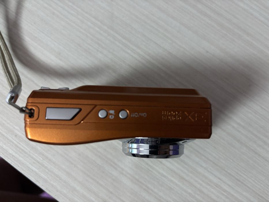 Kodak EasyShare C140 – ретро дигитална камера (8.2MP, Y2K естетика)