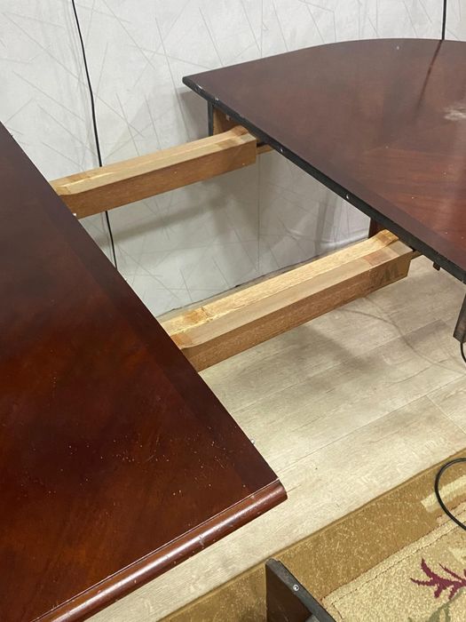 Деревянный стол, как новый