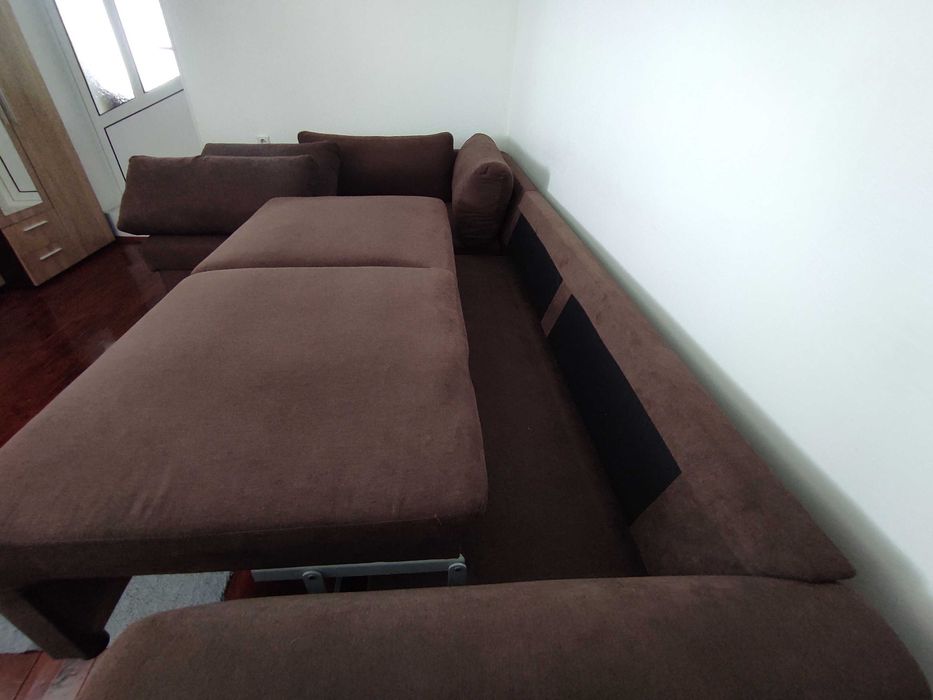 Продавам диван  спалня
