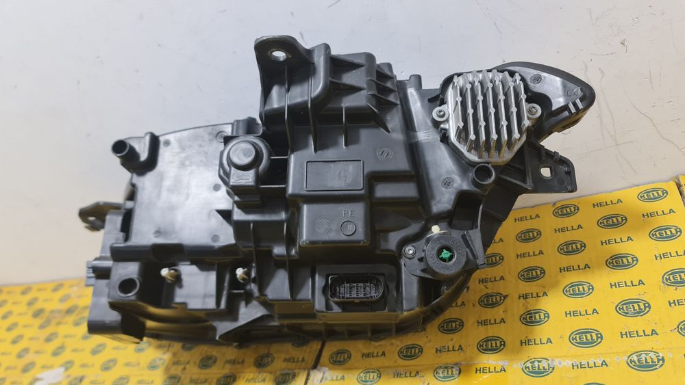 Far full led matrix active high beam Volvo XC90 2 II 32228689 modul