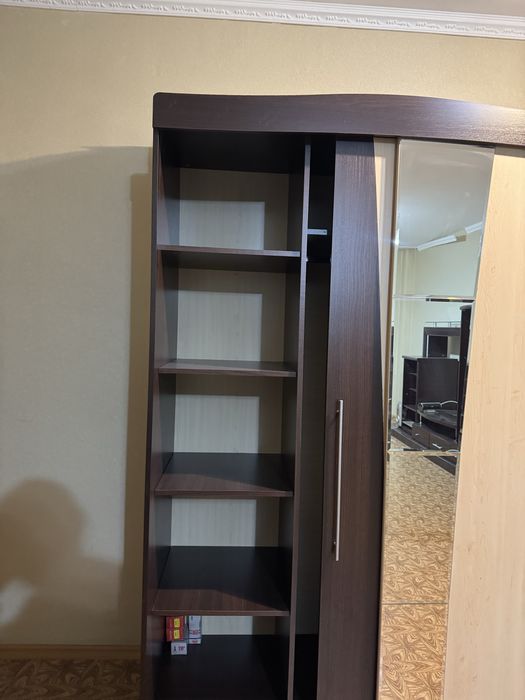 Срочно продам шкаф
