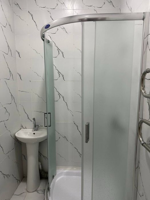 Kvartira sotiladi olmos mahallada