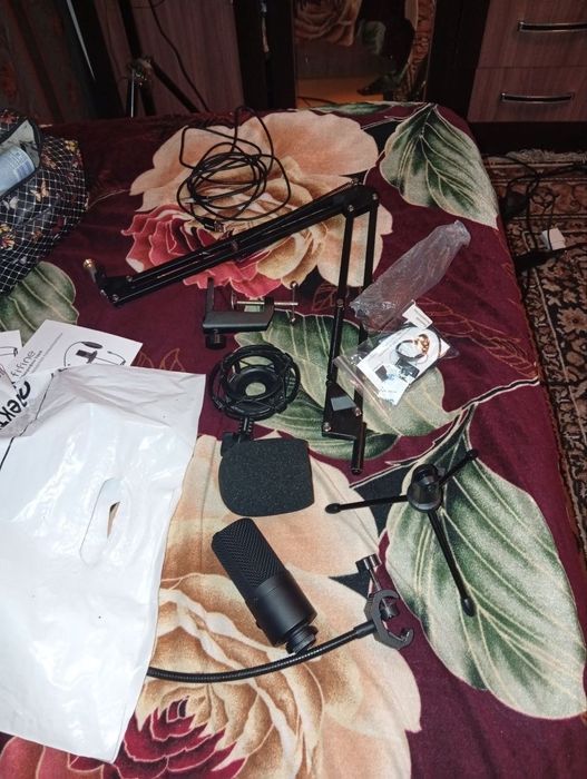Продам микрофон Fifine t669 б/у