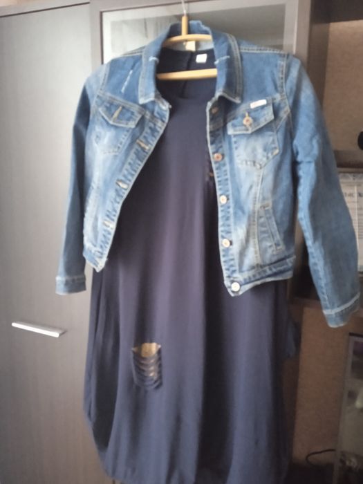 Джинсовая  куртка