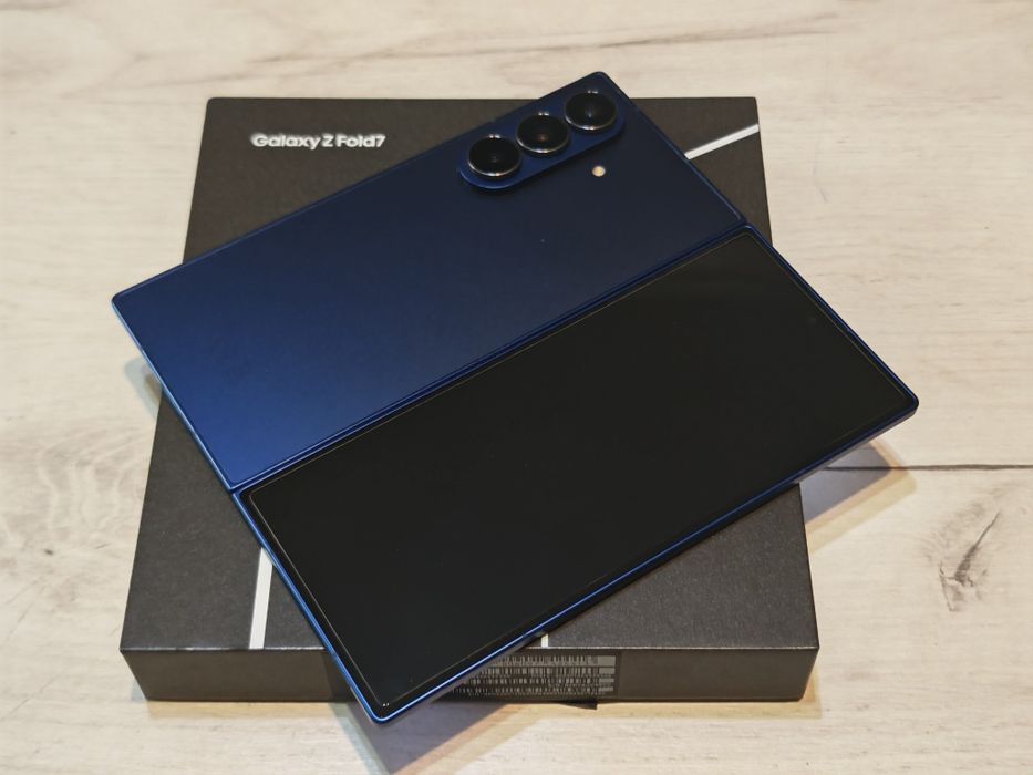 Като нов Samsung Galaxy Z Fold 7 256 GB Гаранция Технополис