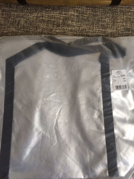 Продам сумку ESCADA