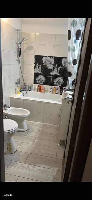 Apartament 4 camere, Pitesti, strada Dacia