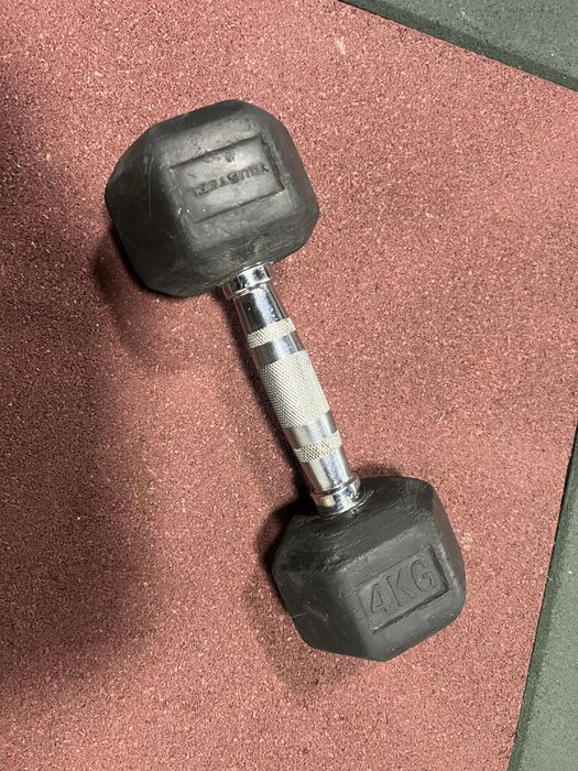 Продается Гантеля 4 кг