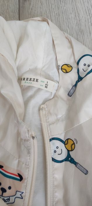 Лот 98 бели дънки, тънко яке, къси панталони