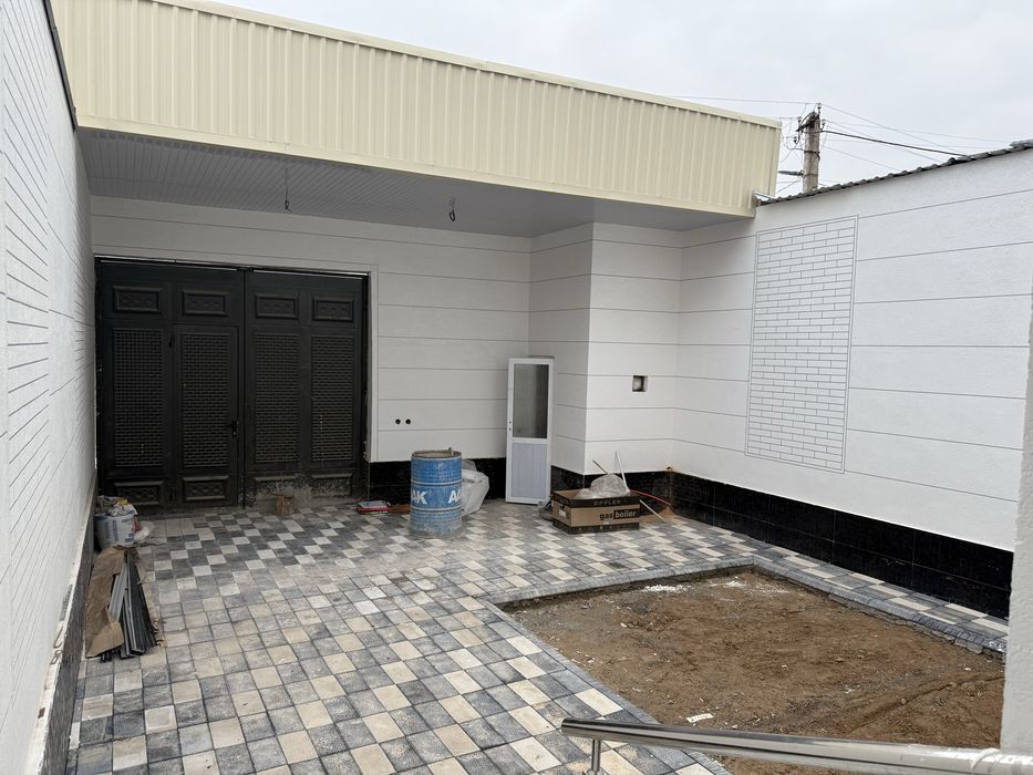 Uy sotiladi 1.5 sotik 2 etajli pishgan gishtdan qurilgan …