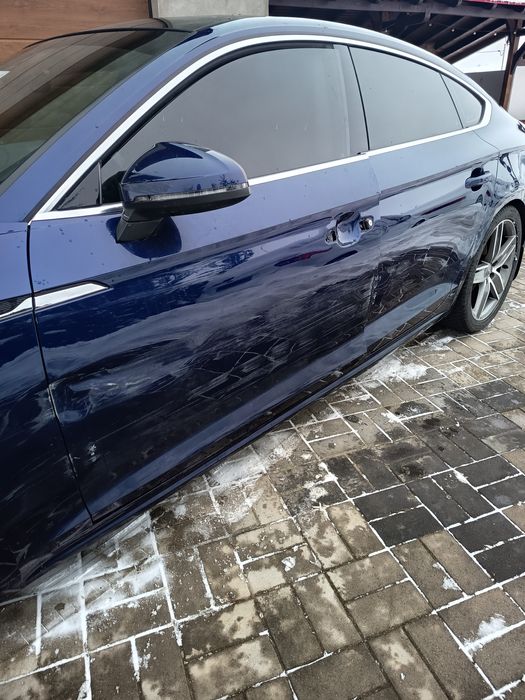 Audi A5 Ultra S-tronic usor avariata(partea stanga)