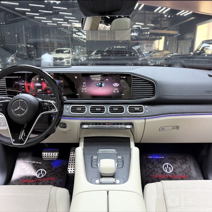 Mercedes GLS 450 4 matic.  2024 model facelift