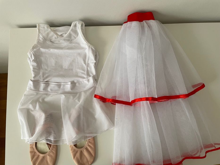 Costum balet fetite