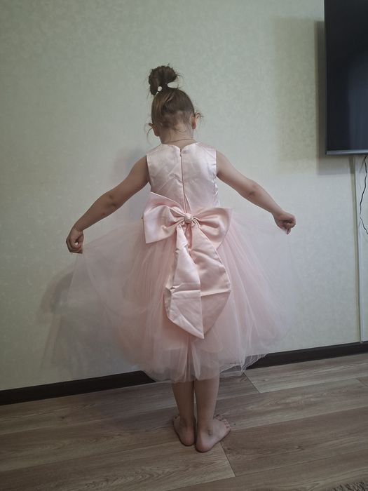 Продам платье новое