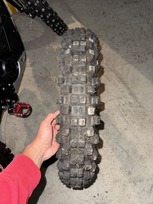 Michelin tracker 100/90 r19