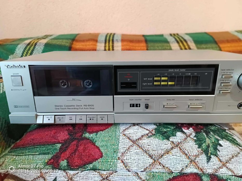 Продавам касетен дек TECHNICS RS-B105