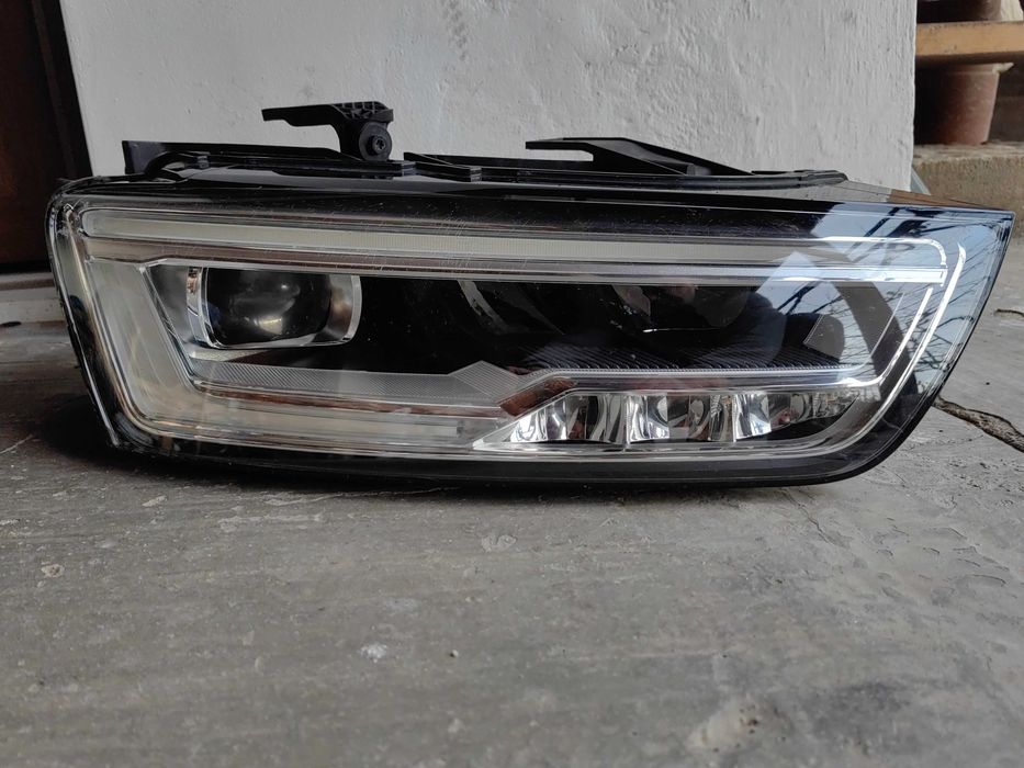 Фар Audi Q3 FULL LED десен / Фар Ауди Кю3 Оригинален