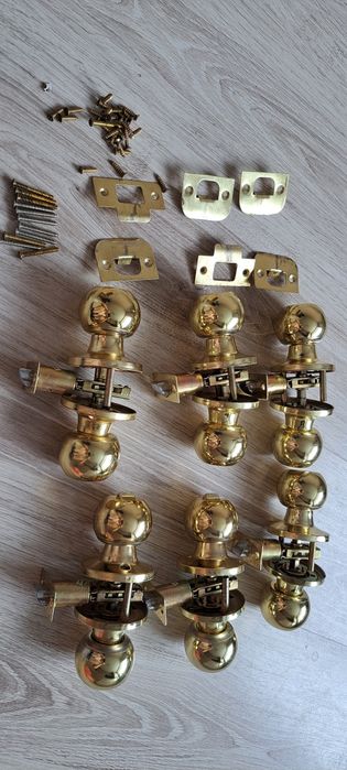 Межкомнатные дверные ручки