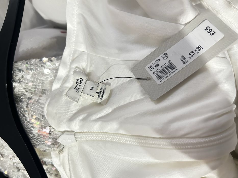 Rochie argintie paietata cu crepeu