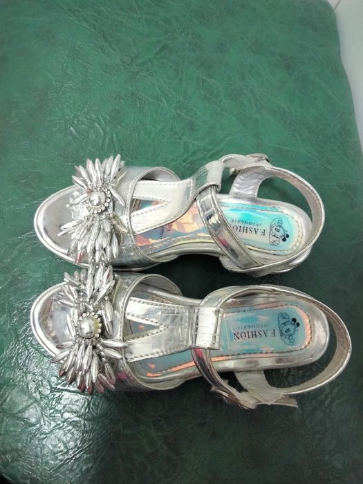 Очень красивые туфли 30р