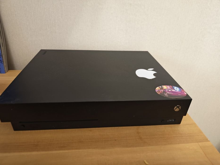 Продам Xbox One X