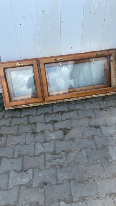 Оконная рама со стеклом