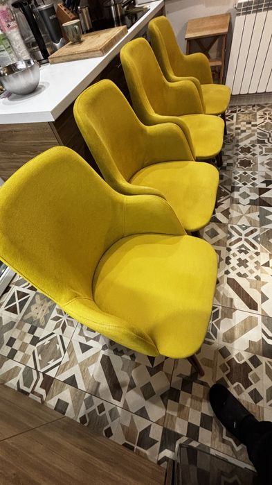 Трапезни столове 4бр жълти