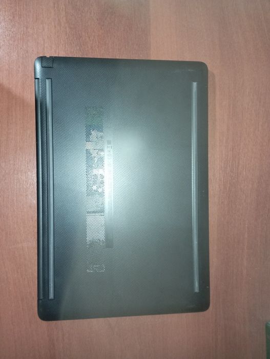 Notebook ish, oʻqish va ofis uchun. Ishlatishga tayyor.