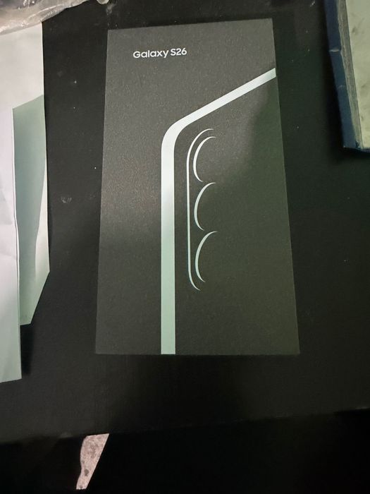 Продавам Самсунг S26 на 20 дни 512 гб