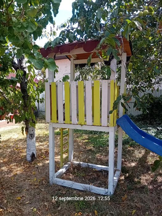 Căsuță cu tobogan  - pentru copii
