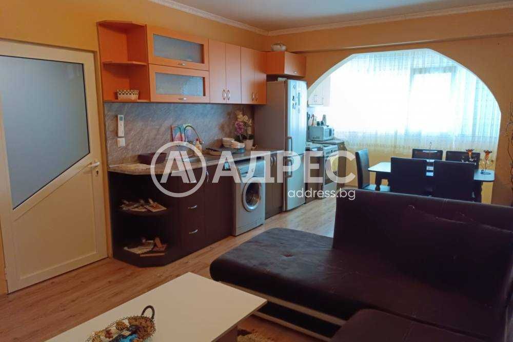 Продава се Тристаен апартамент в Разград, Орел - 63 кв.м за 1053 €/кв.м - Снимка #3