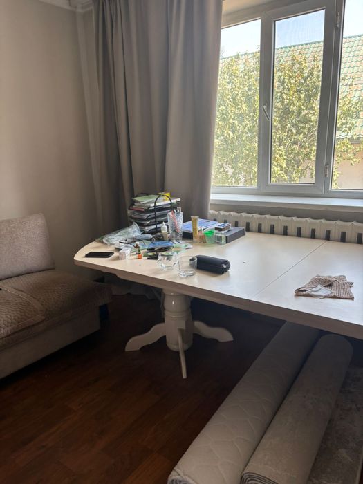 Продам стол для гостиной