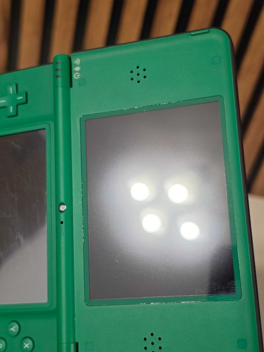 Nintendo DSI XL + joc Age of Empires Ds