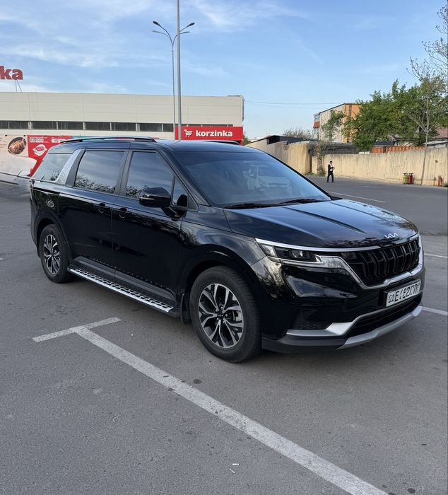 Kia Carnival Comfort 2023 7 orinli